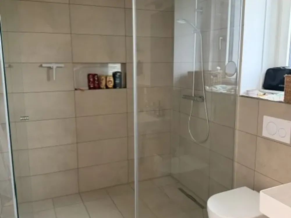 Zuhause mit 3,5 Zimmern und Penthouse-Flair in München
