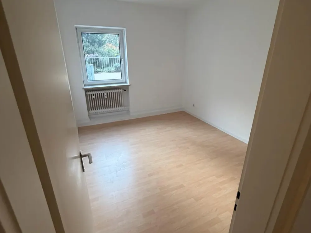 Bright 2-Room Apartment with Separate Kitchen and Parking Space