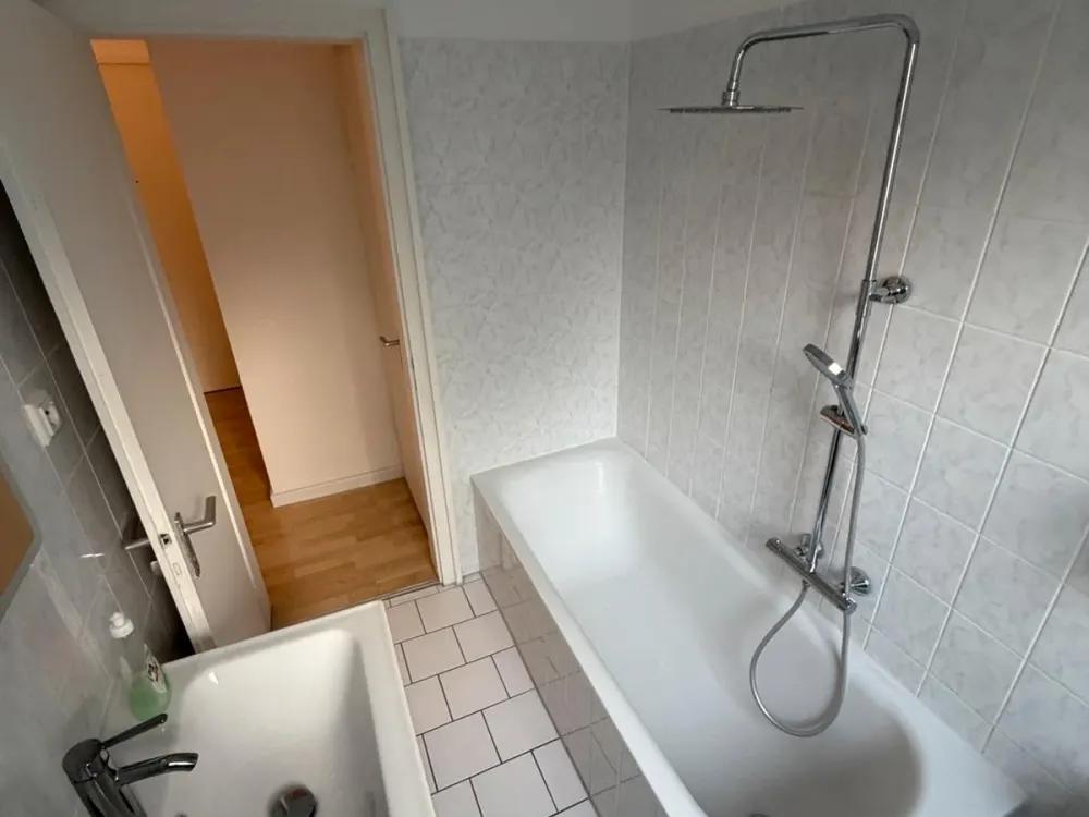 Bright 2-Room Apartment with Separate Kitchen and Parking Space
