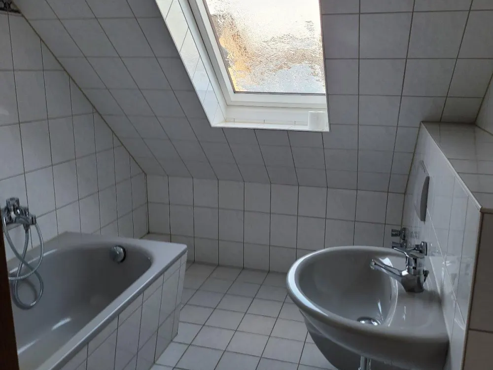 Hübsche 3 Zimmer Wohnung mit Balkon in ruhiger ländlicher Lage