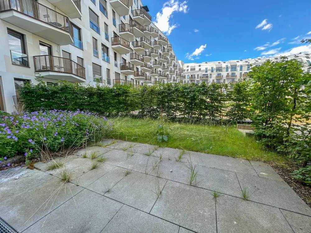 Furnished 2-Room Apartment with Terrace and Loggia