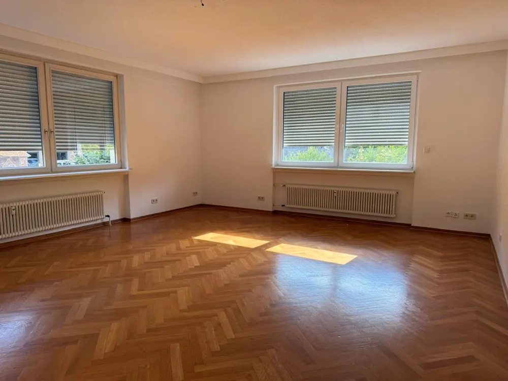 130 m², Helle 3-Zimmer-Wohnung mit Balkon am Stadtpark Lehrte