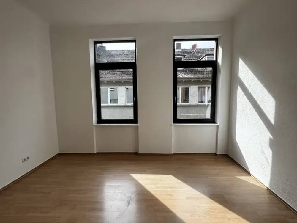 Bright 3-Room Apartment in Central Location of Saarbrücken-St. Johann