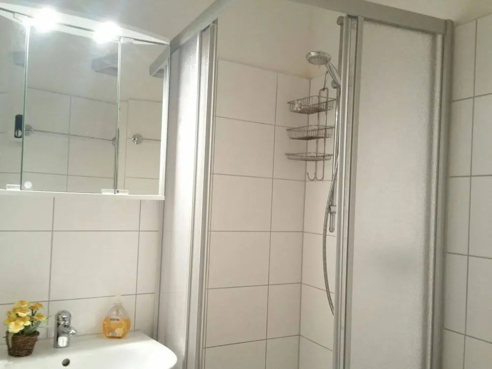 Großzügige helle 2 Zimmer mit großem Wohnzimmer