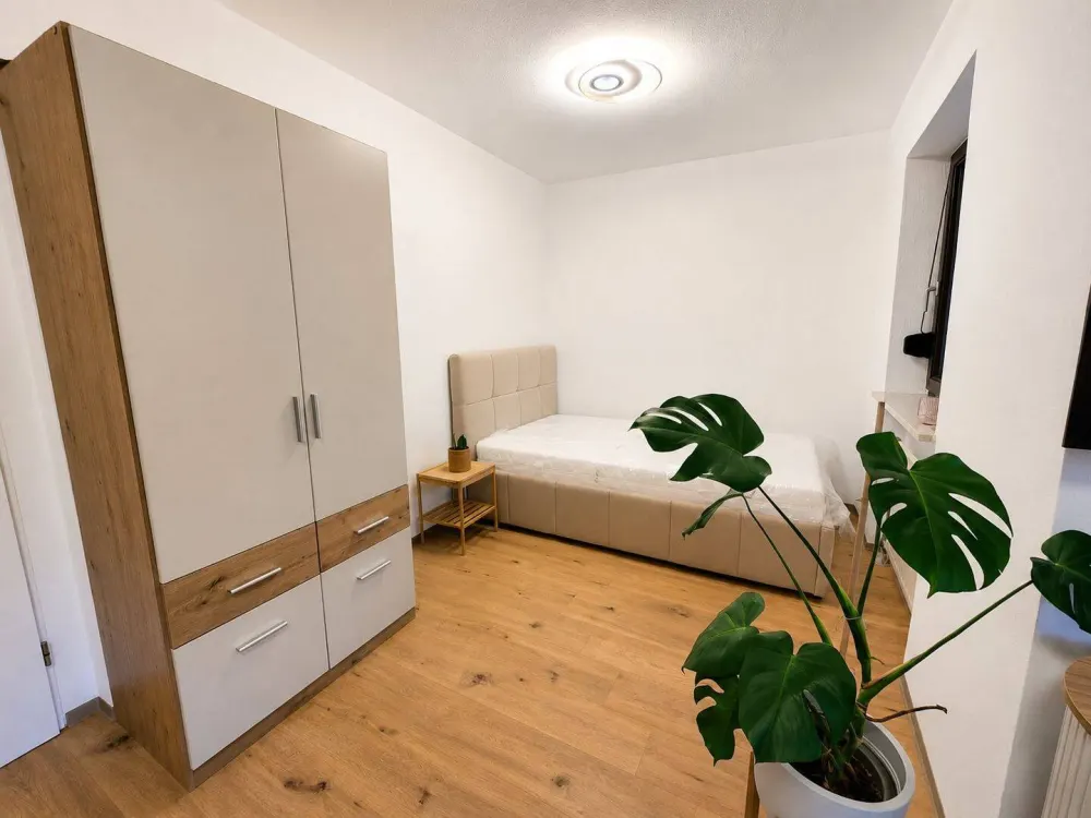 Furnished Accessible Apartment for Singles
