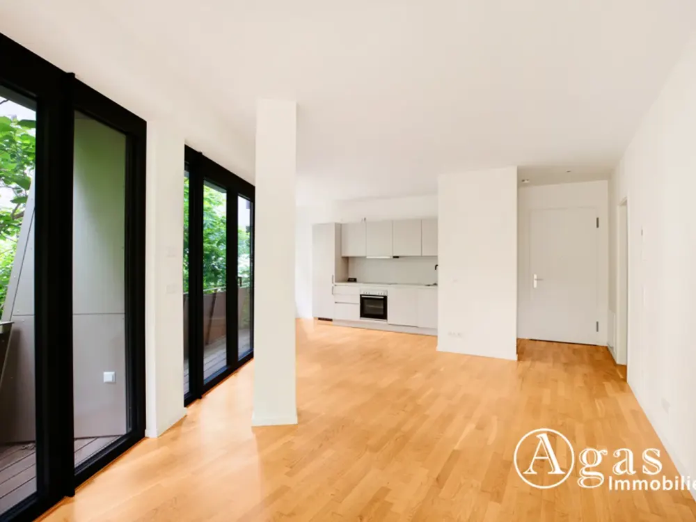 WIE EIN BAUMHAUS! Gemütliche 2 Zimmer Wohnung mit ca. 78m², EBK, Concierge und Gym in Berlin-Mitte!