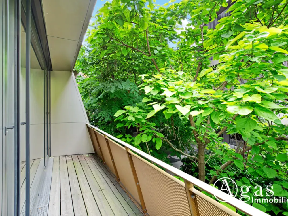 WIE EIN BAUMHAUS! Gemütliche 2 Zimmer Wohnung mit ca. 78m², EBK, Concierge und Gym in Berlin-Mitte!
