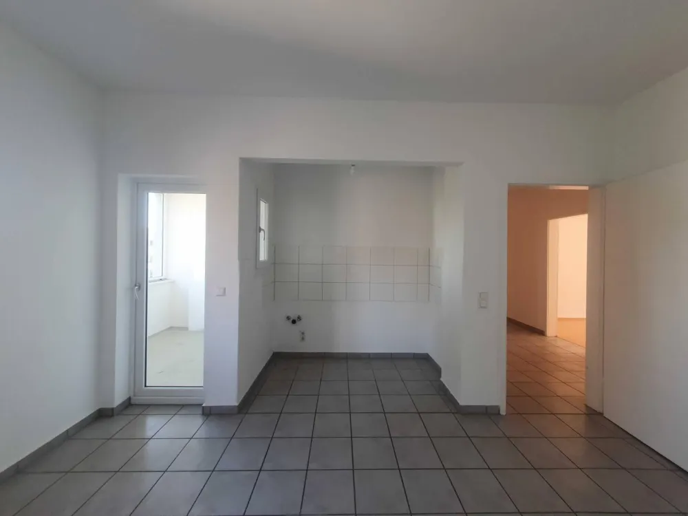 Modernisierte 3-Zimmer-Wohnung mit Wintergarten und Wannenbad in Köln-Mülheim