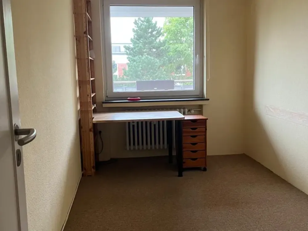 Sonnige 3-Zimmer-Wohnung mit Balkon und Garage in Hannover Döhren