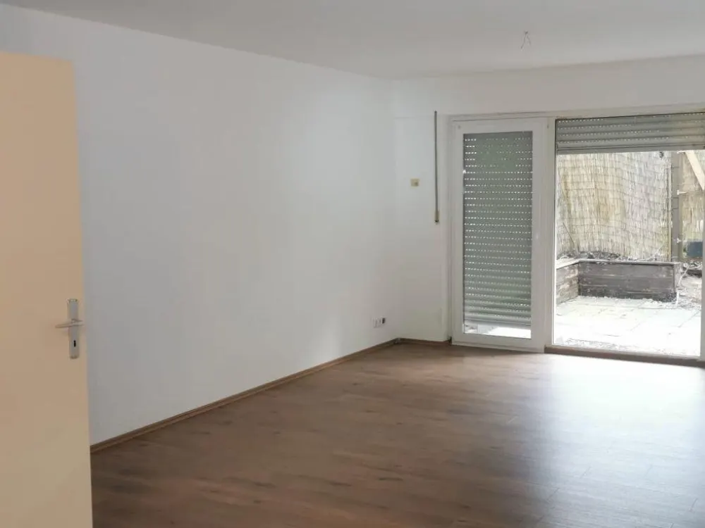 renovierte 3 Zimmerwoohnung mit Garten