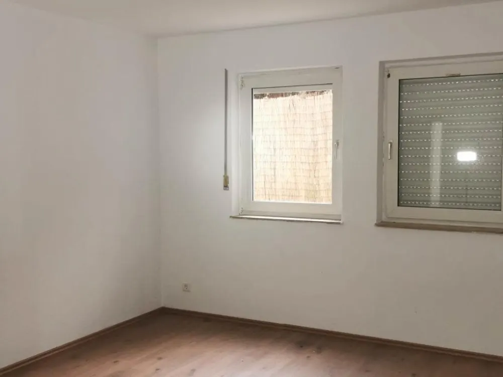renovierte 3 Zimmerwoohnung mit Garten