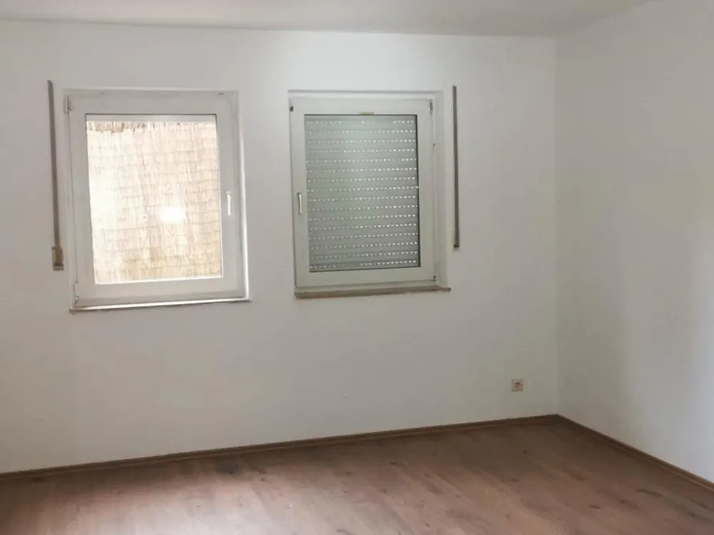 renovierte 3 Zimmerwoohnung mit Garten