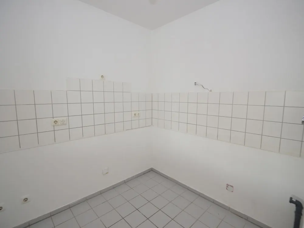 Attraktive 2-Zimmer-Wohnung mit Loggia und Tiefgarage in Köln-Weiden