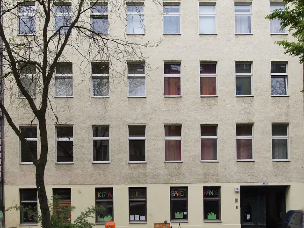 Ruhige, möblierte Altbauwohnung im 2.OG des 1.Seitenflügels