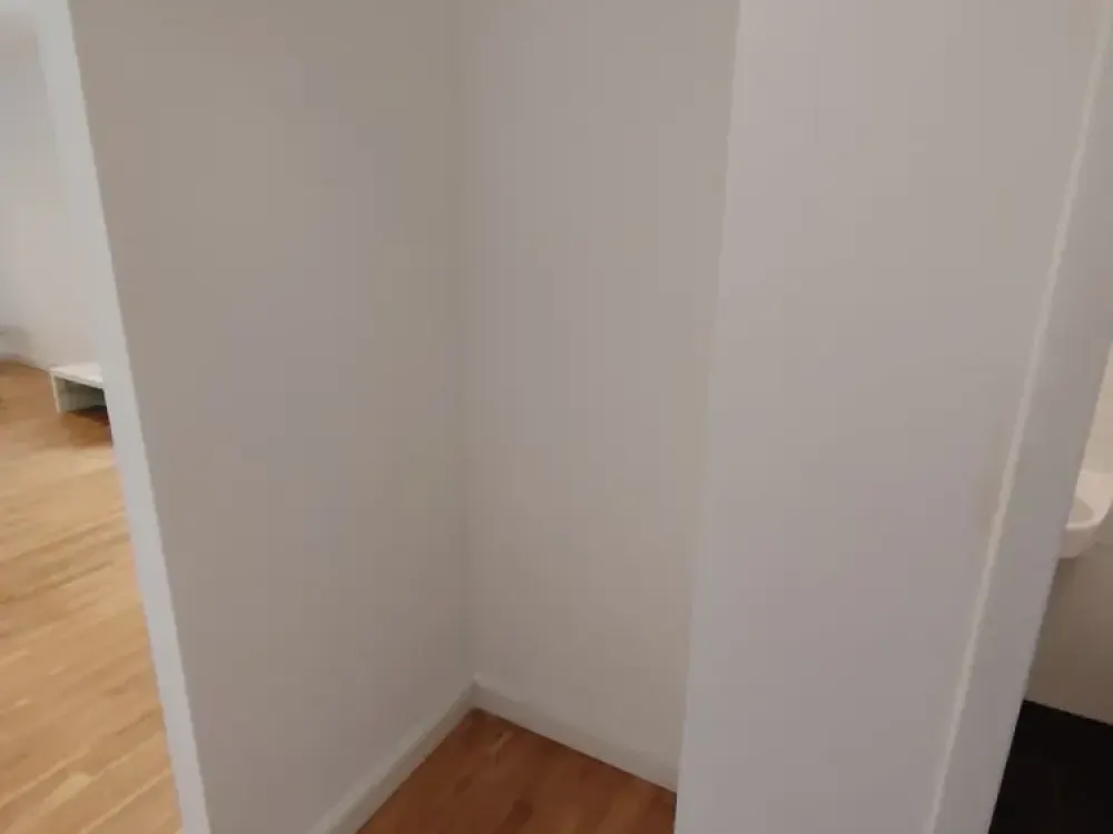 Ruhige, möblierte Altbauwohnung im 2.OG des 1.Seitenflügels