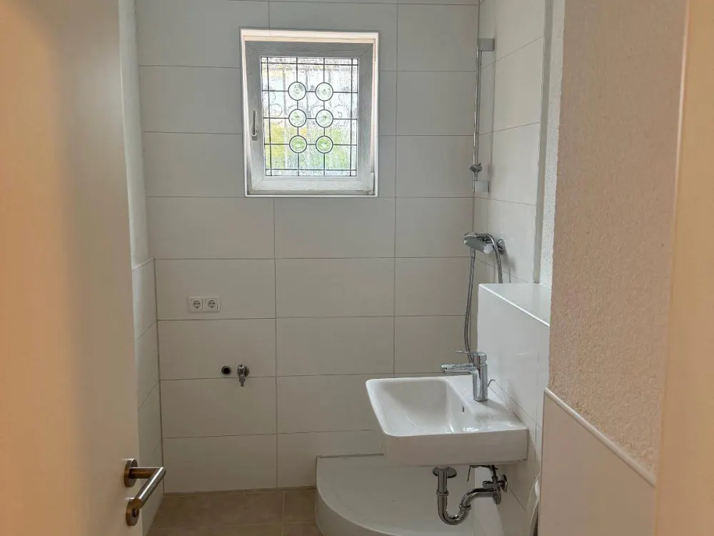 Helle, komplett sanierte 2 Zimmer-Wohnung in Rüsselsheim