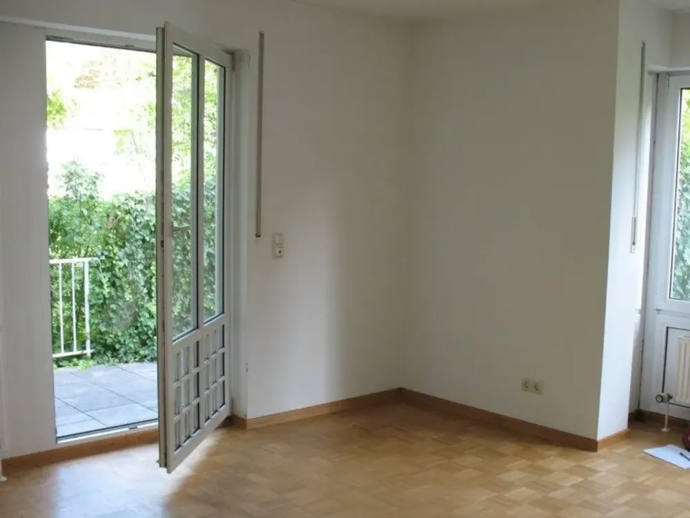 Gepflegte 4-Zimmer-Erdgeschoss-Wohnung mit Terrasse in Schwabing-West