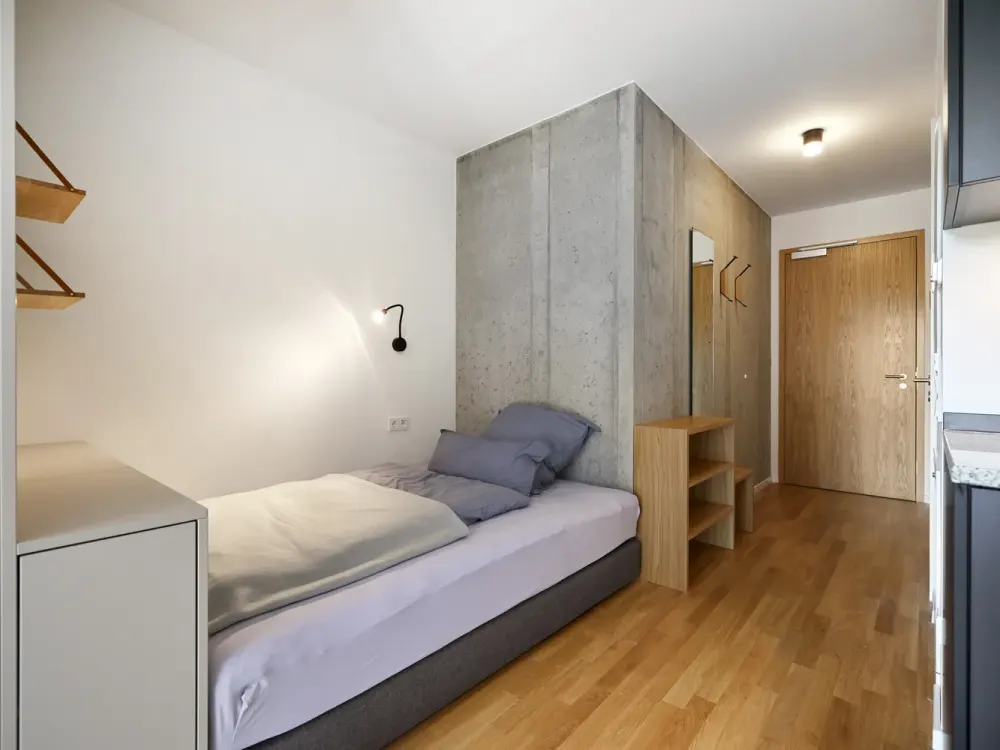 Möblierte Einzimmerwohnung, zentral gelegen, Neubau