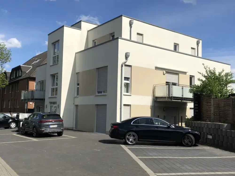 Schöne, barrierefreie Balkonwohnung und Aufzug