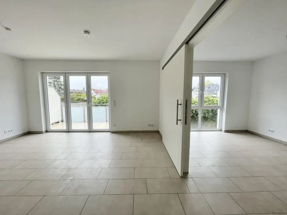 Schöne, barrierefreie Balkonwohnung und Aufzug