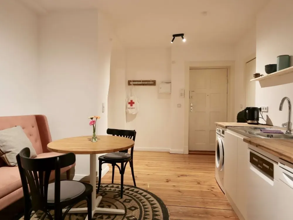 Schöne möblierte Wohnung in Neukölln ab - Verfügbar ab Oktober