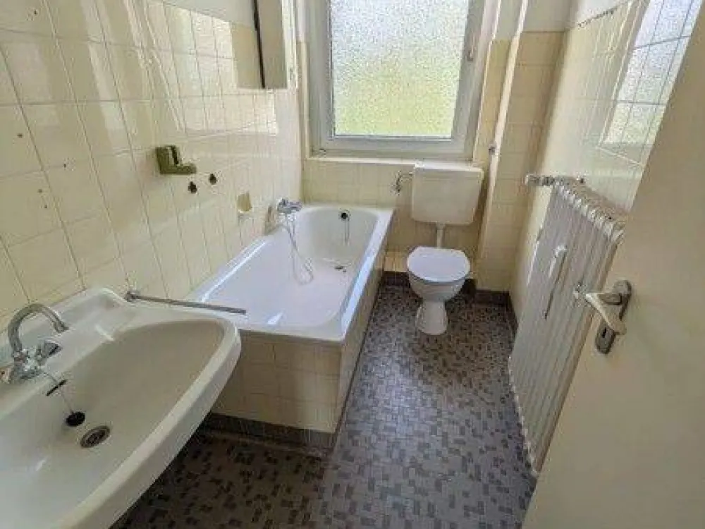 Endlich Zuhause: 2-Zimmer-Wohnung mit neuem Bad, Balkon und Aufzug