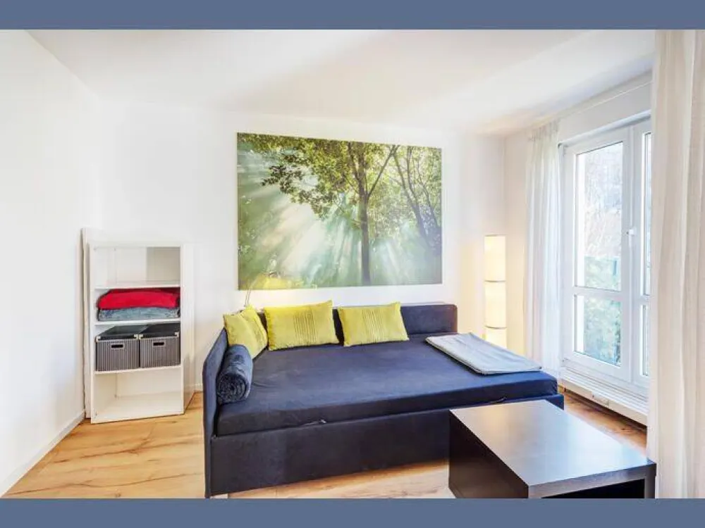 Möbliert: Schönes möbliertes Apartment am Olympiapark