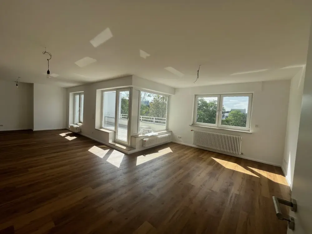 Traumhafte 4-Zimmer-Dachgeschosswohnung nach Kernsanierung in Köln-Lindenthal