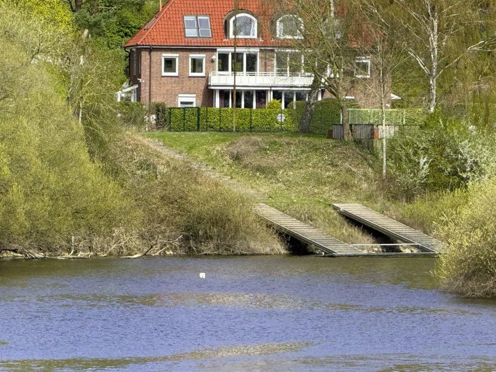 Etagenwohnung direkt an der Weser in Achim Baden