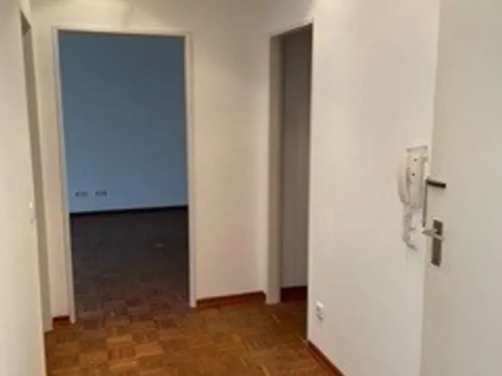 von Privat, stillvolle 2-Zimmer-Wohnung mit 2 Balkonen und Einbauküche!