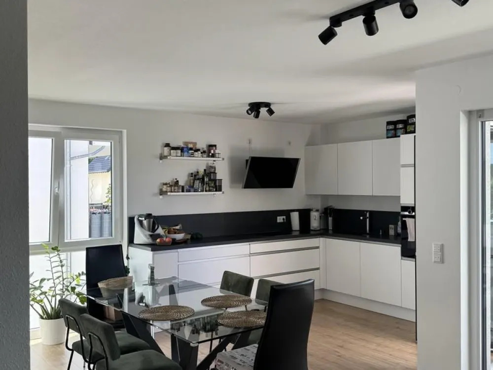 Lichtdurchflutete ETW im 1 Stock