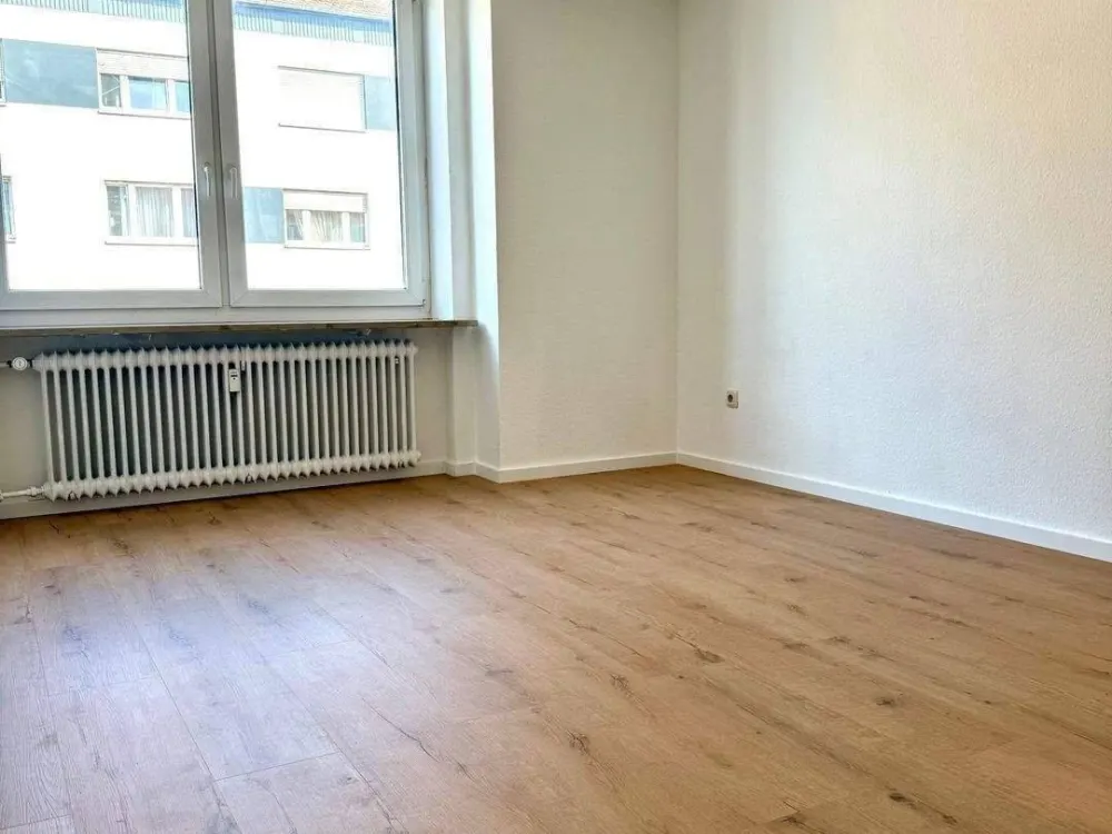 +++MODERN RENOVIERT UND SOFORT WOHLFÜHLEN, 3 ZIMMER MIT AUFZUG+++