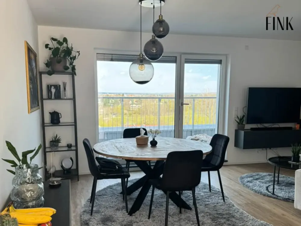 Comfortable Living on Two Levels: 3-Room Maisonette Apartment with Roof Terrace