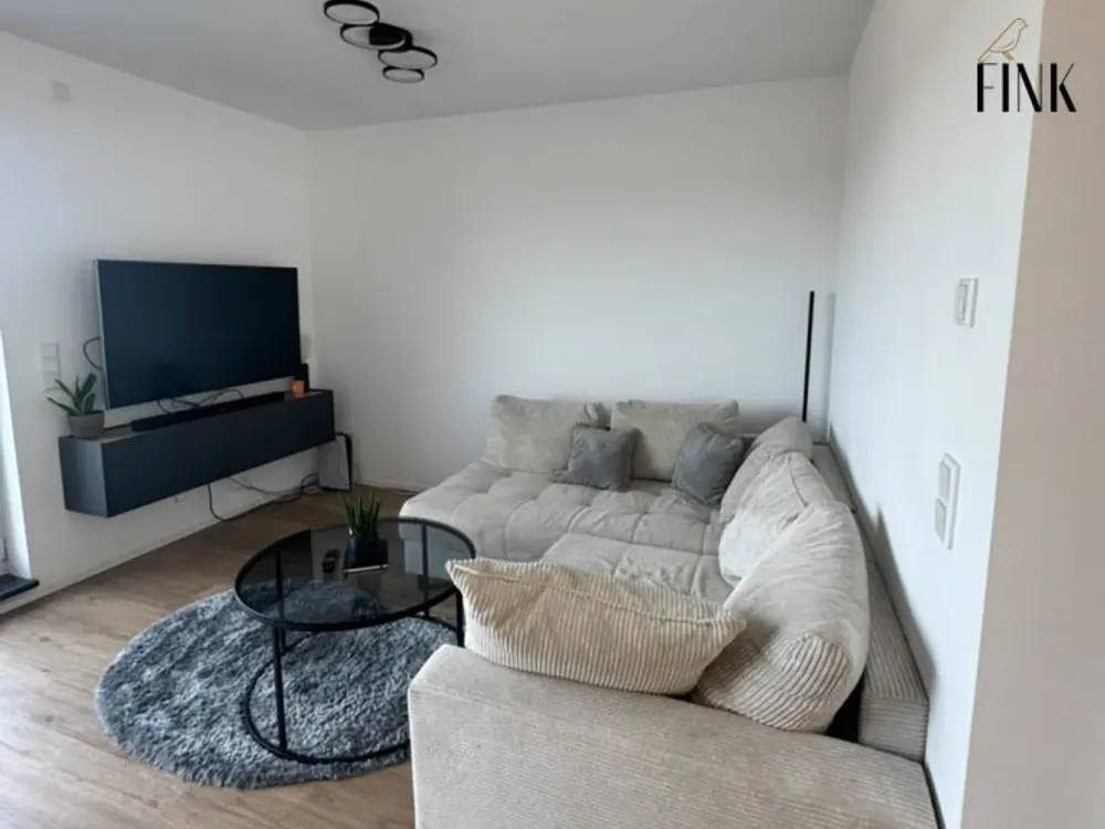 Comfortable Living on Two Levels: 3-Room Maisonette Apartment with Roof Terrace