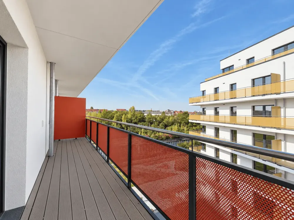 NEW BUILDING AT NEUEN PARK | Balcony open, everyday life off
