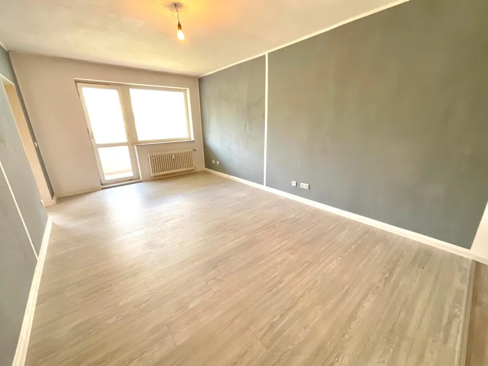 Schöne kleine 2 Zimmerwohnung mit Balkon