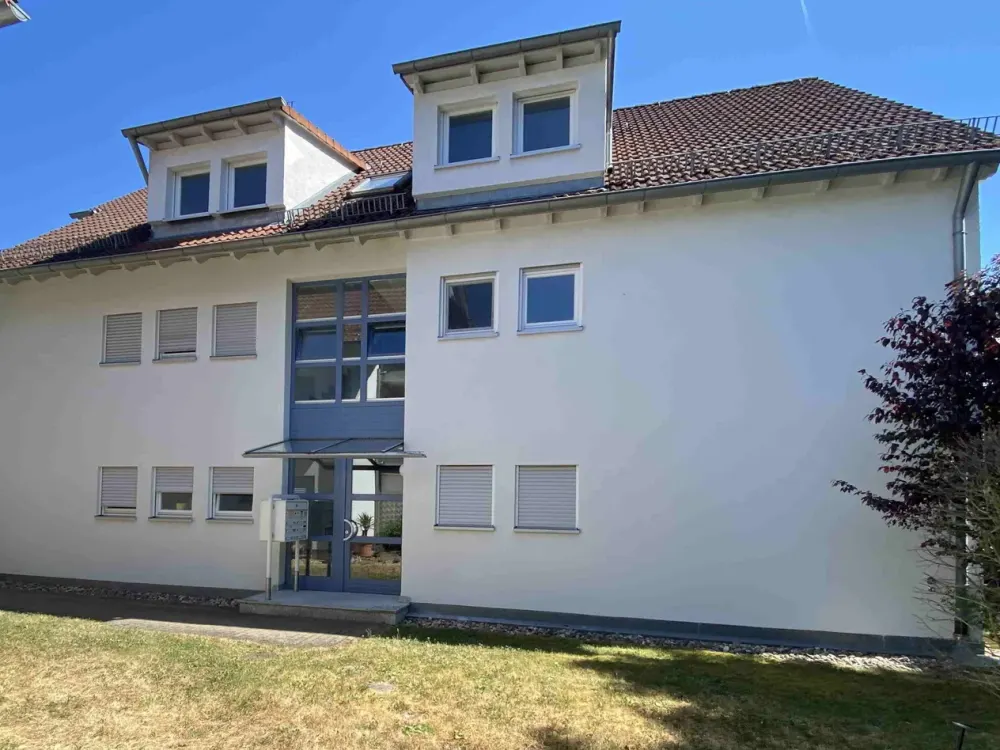 3-Zimmer Dachgeschosswohnung (2.OG) in Stuttgart-Sonnenberg, nur 5 Minuten zur Stadtbahn!
