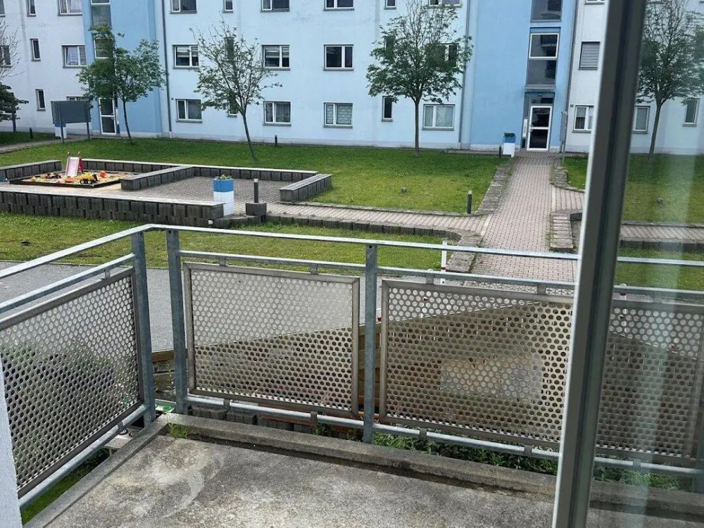 Einziehen & Wohlfühlen! 2-Zimmer-Wohnung, guter Schnitt + Parkett + Bad mit Wanne + Balkon