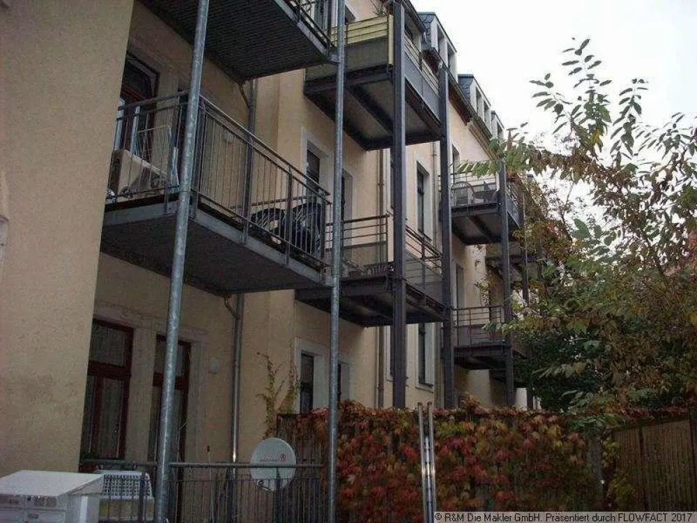 Tolle 4-Zimmer-Wohnung in Mickten mit EBK und Balkon!