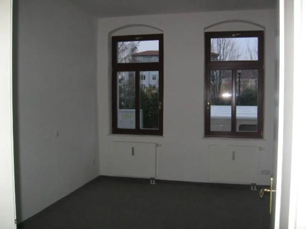 Tolle 4-Zimmer-Wohnung in Mickten mit EBK und Balkon!