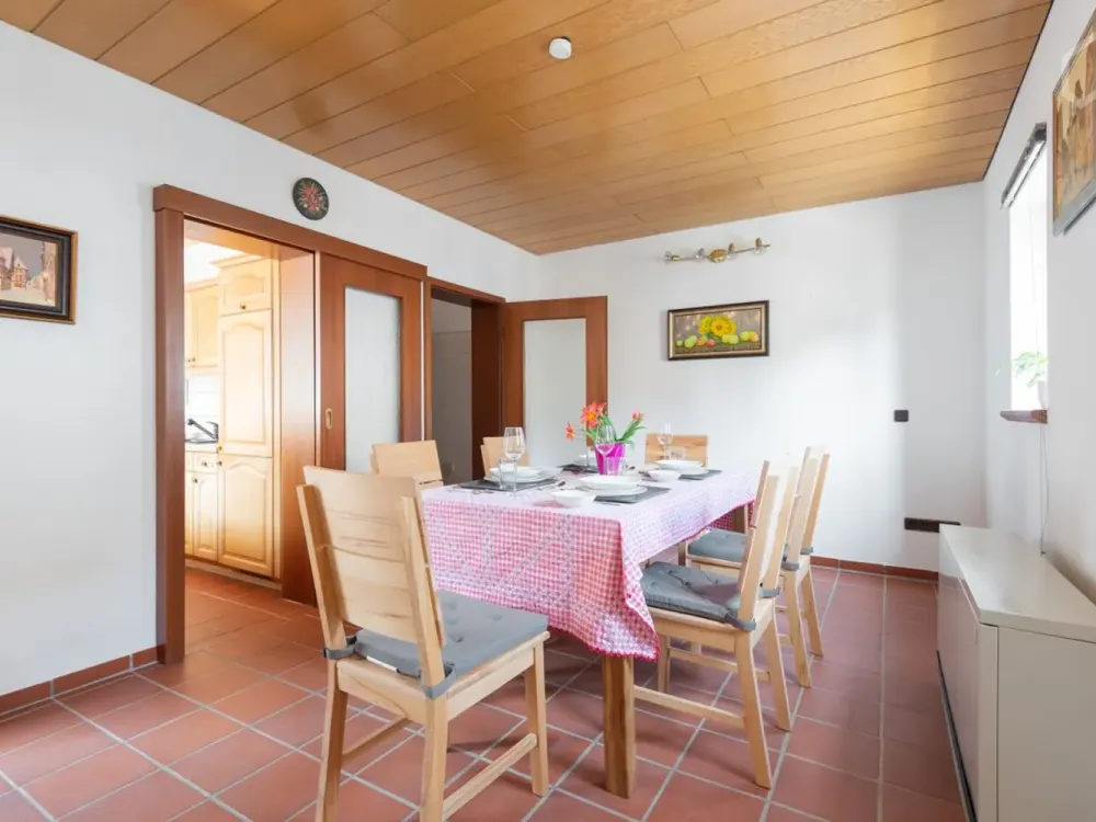 Möbliert: Charmantes Haus in Eppstein