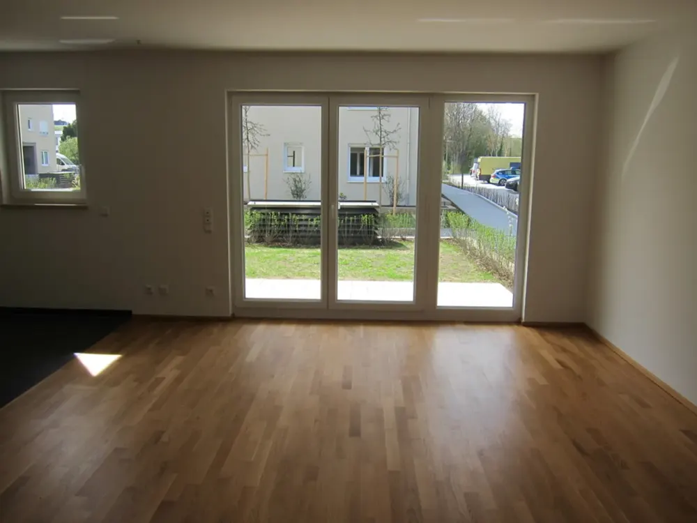 3-Zimmer- Wohnung im EG mit Terrasse und Gartenteil in Unterhaching