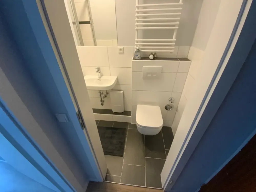 Charmante möblierte 1- Zi.- Wohnung in Düsseldorf zu vermieten!