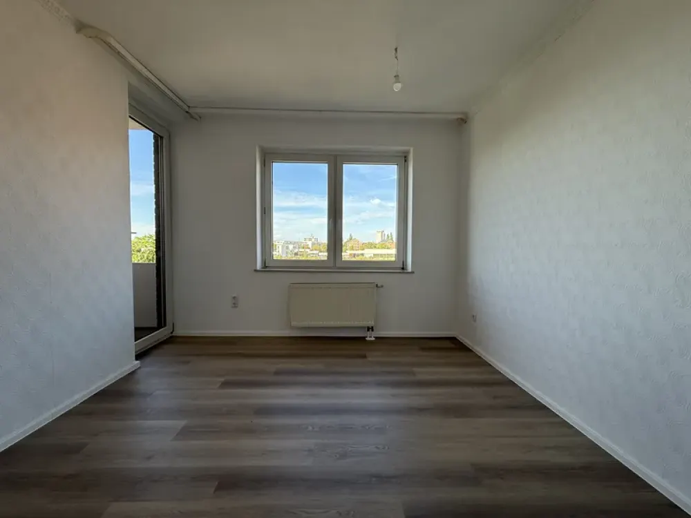 Renovierte 3-Zimmer-Wohnung mit Balkon & Einbauküche an der Grenze zu Düsseldorf