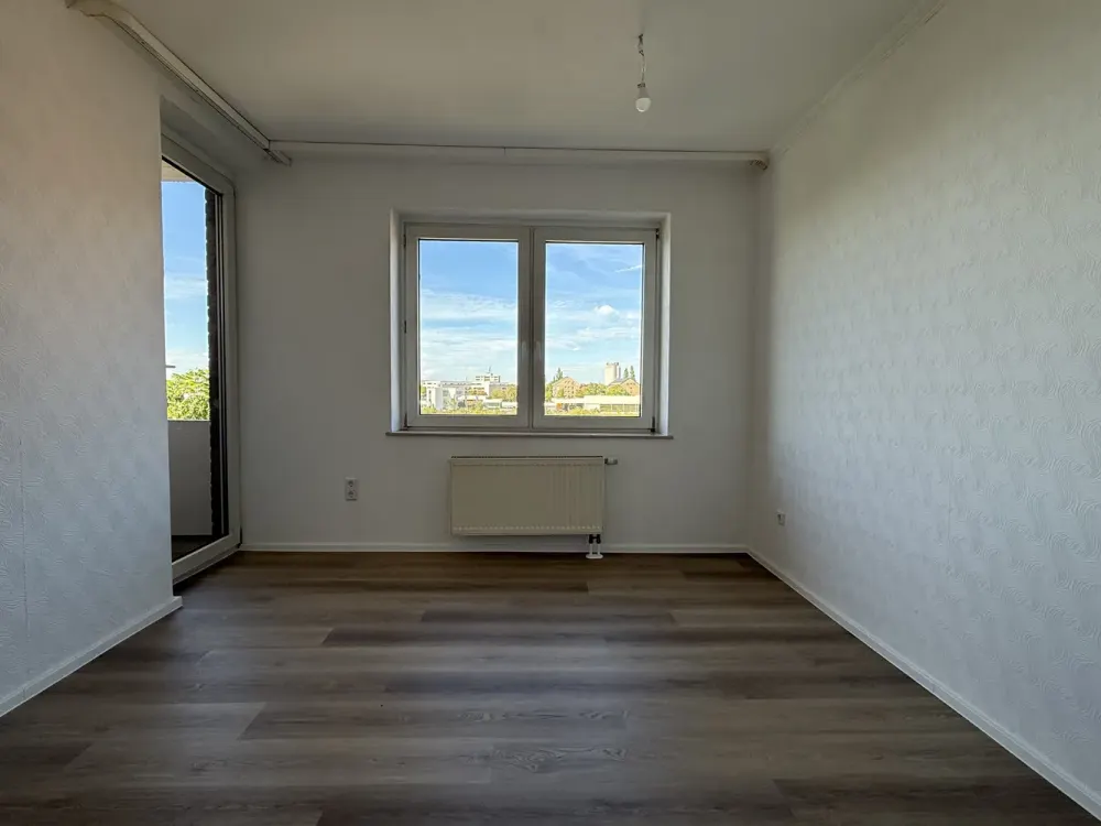 Renovierte 3-Zimmer-Wohnung mit Balkon & Einbauküche an der Grenze zu Düsseldorf