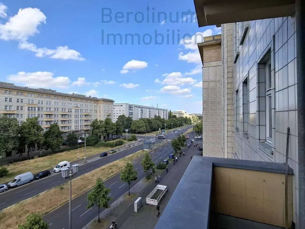 Stilvoller Erstbezug im Baudenkmal: Kernsanierte 3-Zimmer-Wohnung an der Karl-Marx-Allee