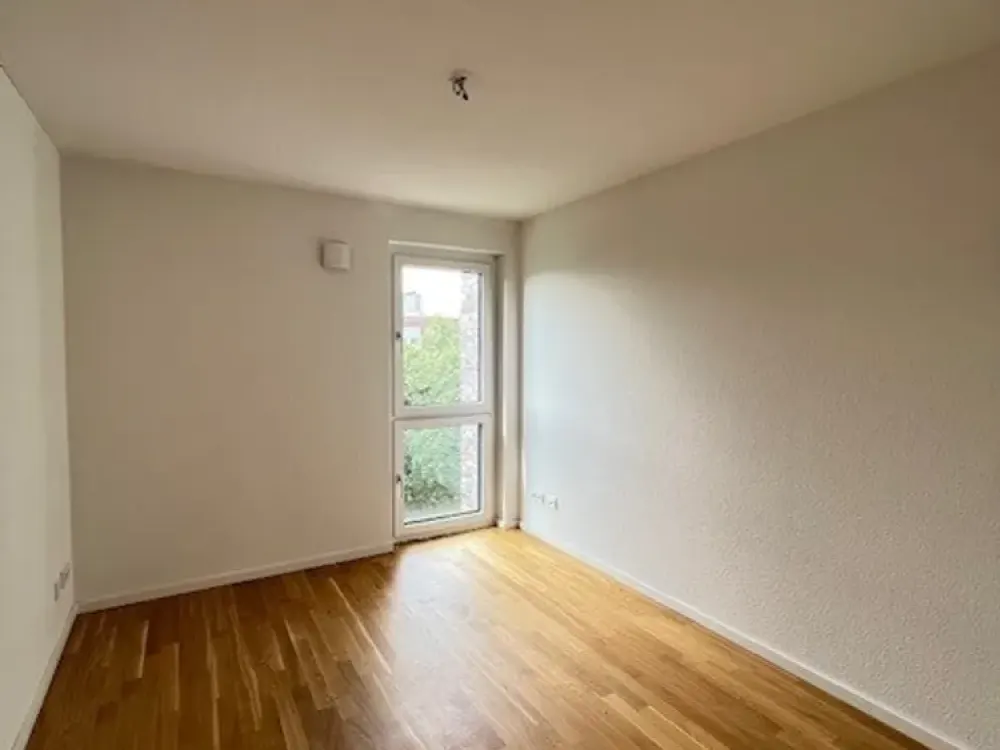 Hoch hinaus wohnen: Stilvolle 3-Zimmer-Wohnung mit Einbauküche in den Glasbläserhöfen