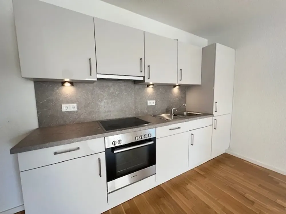 Hoch hinaus wohnen: Stilvolle 3-Zimmer-Wohnung mit Einbauküche in den Glasbläserhöfen