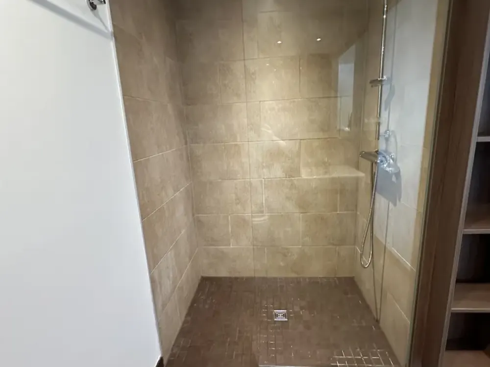 Modern 1-Room Apartment in the Clinic District - Quiet, Central & Barrier-Free