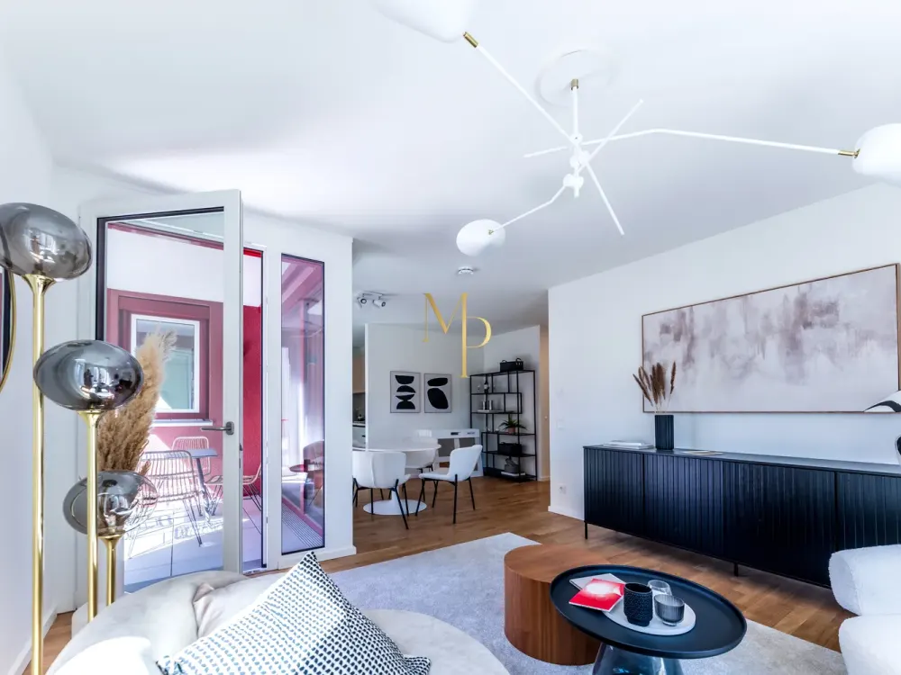 THE ART OF ARRIVING: Furnished 3-Room Apartment with Southwest Balcony